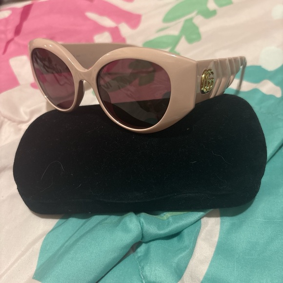 Authentic Gucci Pink Sunglasses - Picture 3 of 7